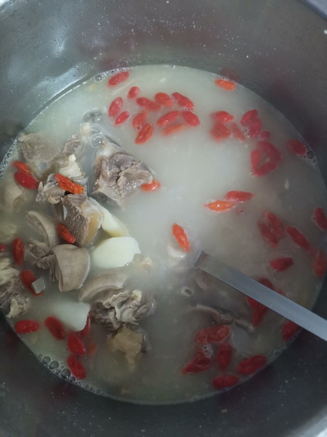 羊肉片汤怎么做好吃(羊肉汤的做法 最正宗的做法)