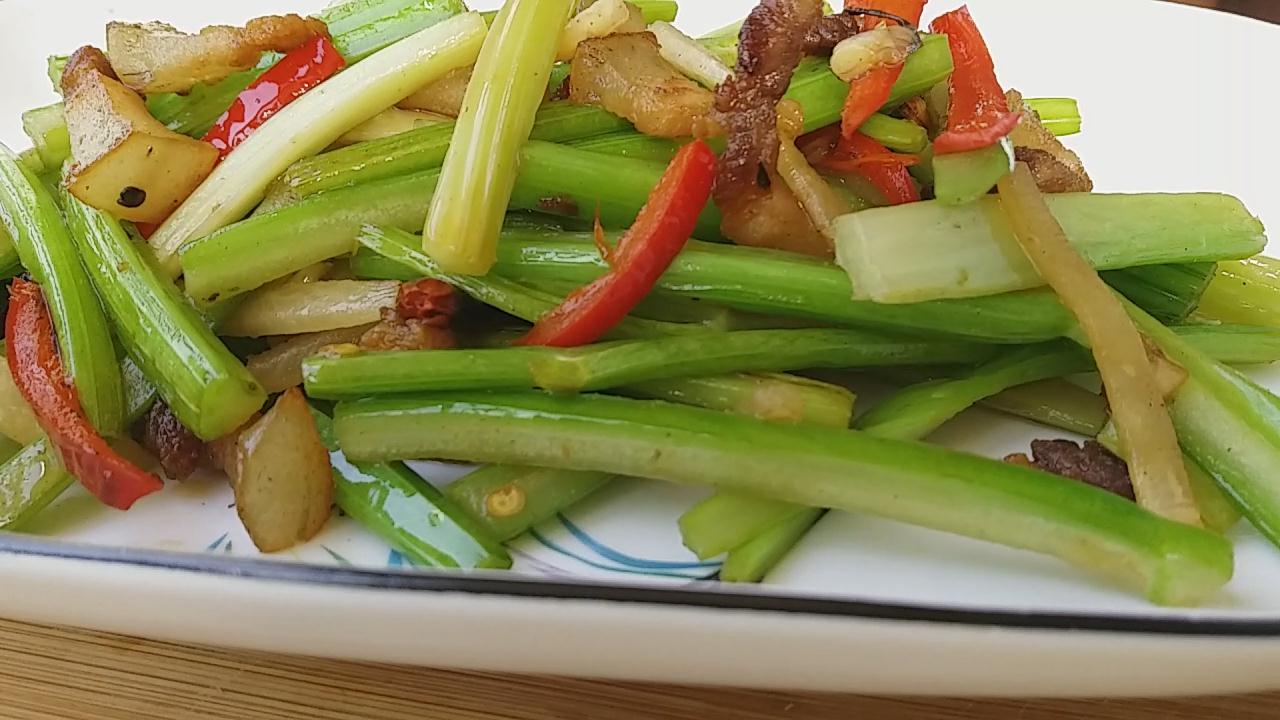 芹菜与辣椒的腌制法(腌制芹菜辣椒的做法大全家常)